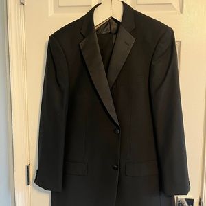 Emanuel Ungaro men’s black single breasted tuxedo excellent condition